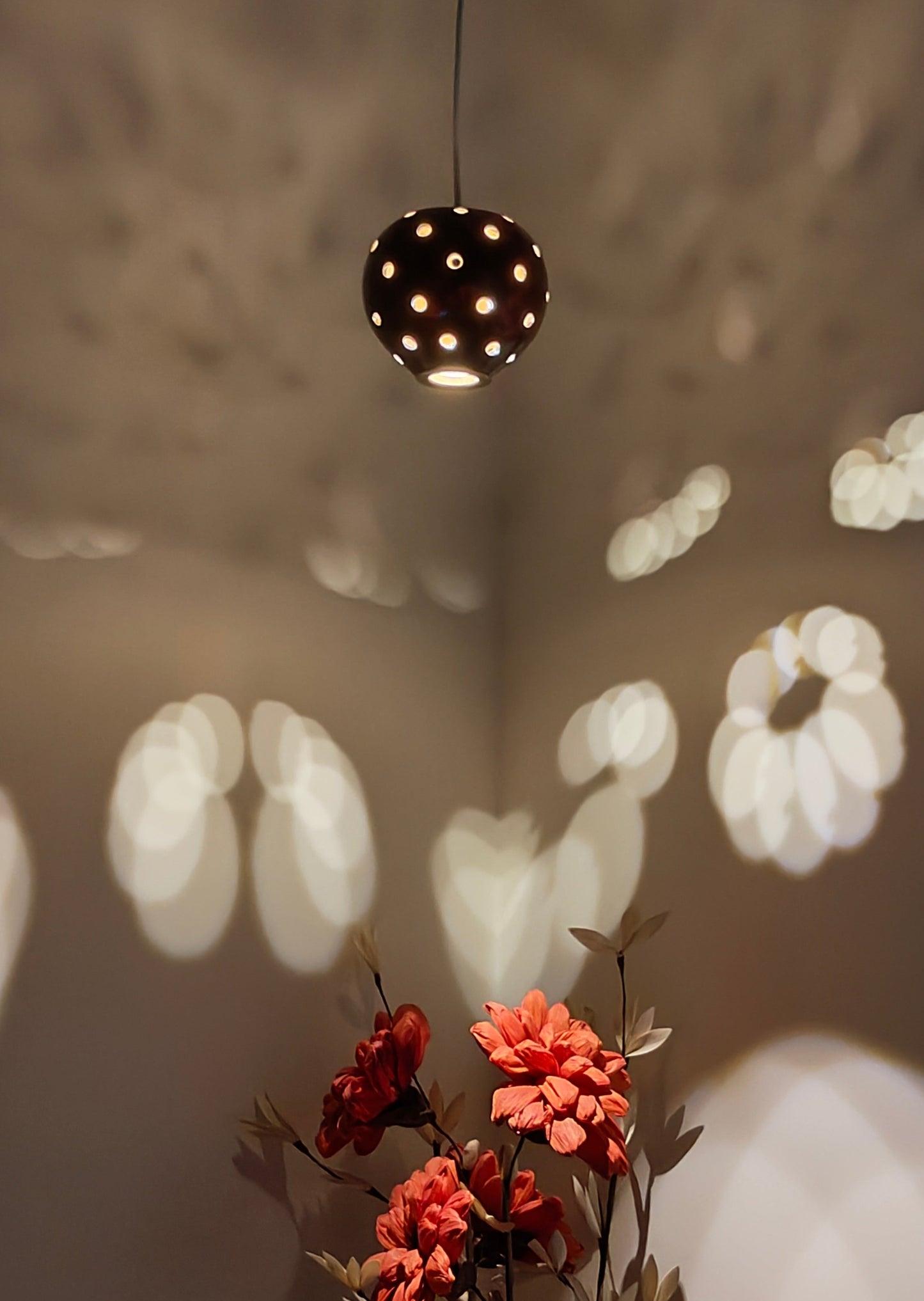 Beautifully Crafted Polkadot Tumba Lamp