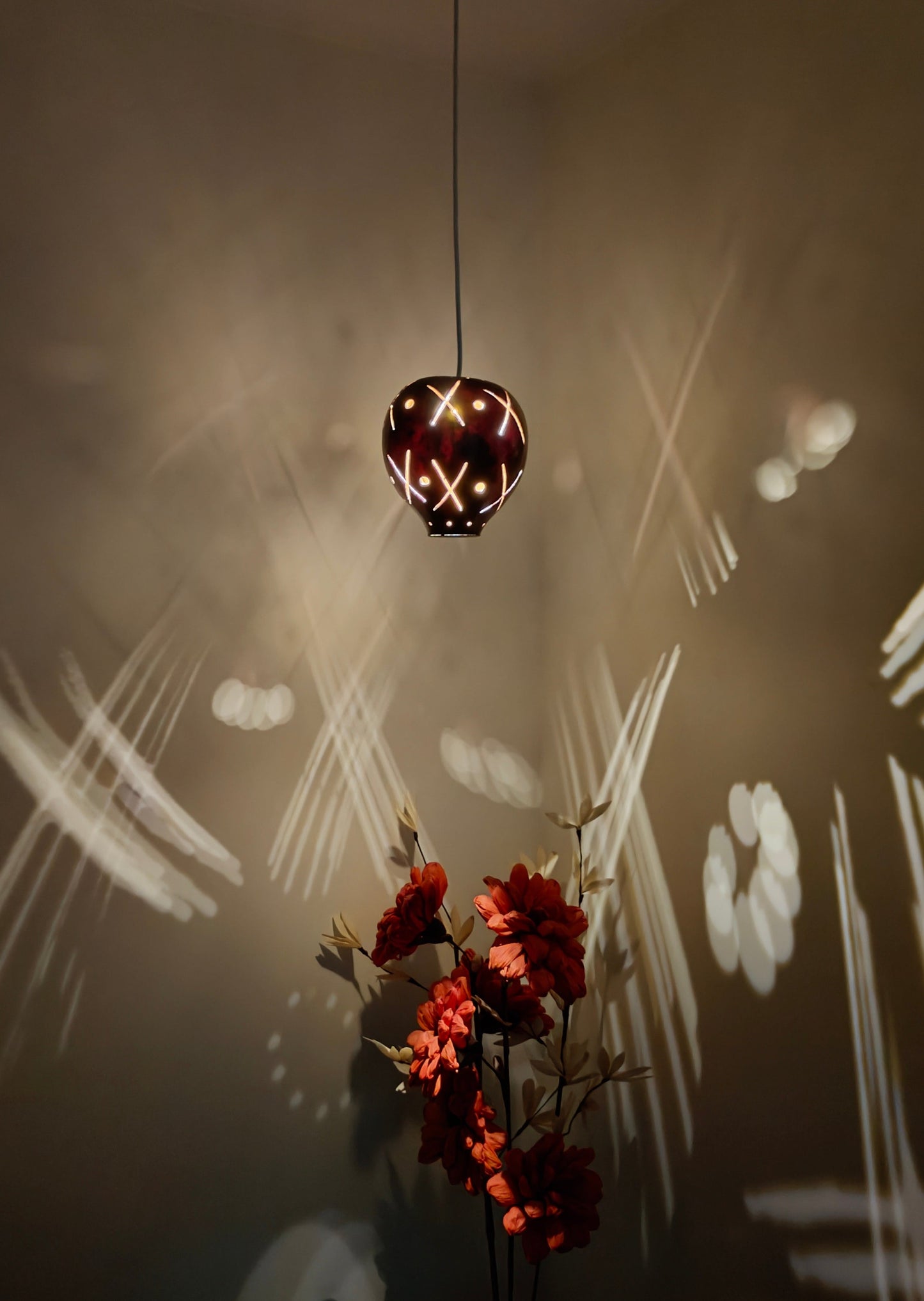 Handcrafted Criss-Cross Tumba Lamp